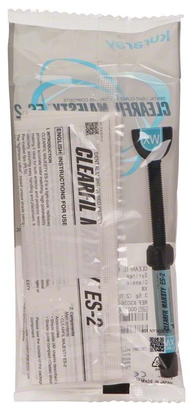 Klarsichtverpackung mit Clearfil Majesty ES-2 Spritze XW und Gebrauchsanweisung.