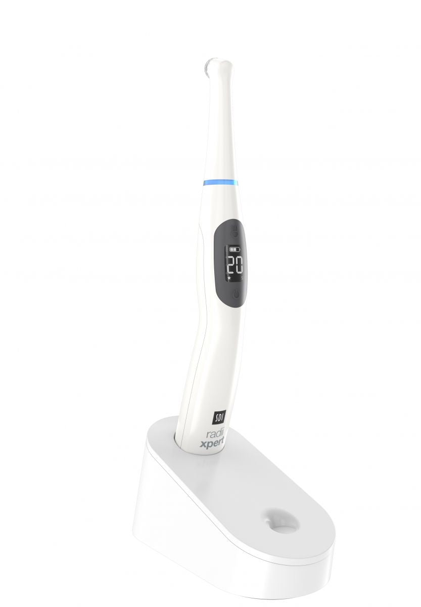LED-Aufsatz radii plus Standard 90° auf Ladestation.