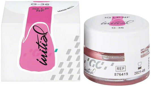 GC Initial™ IQ LP NF Gingiva G-36, Verpackung und Tiegel mit rosa Dentalmaterial.