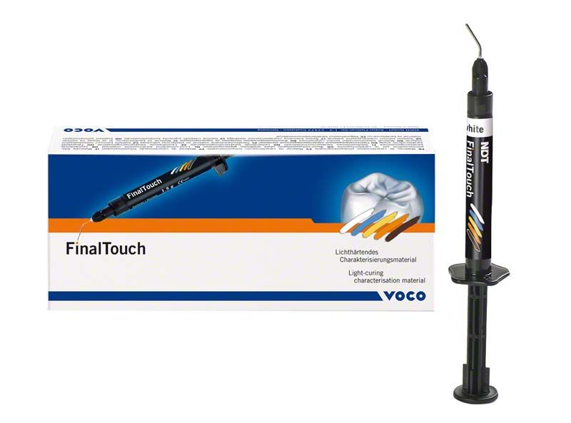 Spritze FinalTouch® weiß mit Verpackung im Hintergrund.