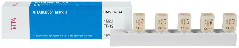 VITABLOCS® TriLuxe forte Blöcke in Halterung, Produktname und Details sichtbar.