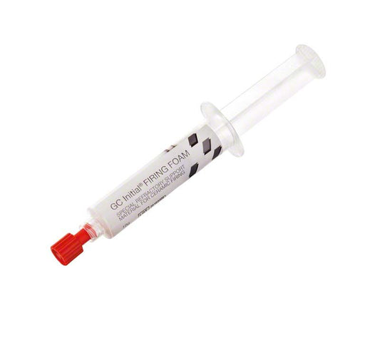 GC Initial™ Firing Foam in transparenter Spritze mit rotem Verschluss.