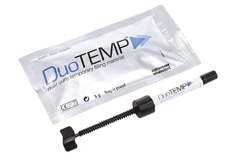 DuoTEMP™ Einzelpackung mit Zahnarzt-Füllungsmaterial und Applikationsspritze.
