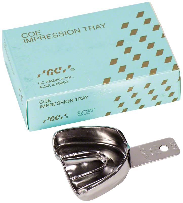 Unperforierter COE Metall-Löffel mit Verpackung im Hintergrund.