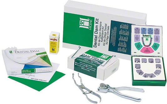 Hygienisches Starter-Kit mit Kofferdam-Zubehör und zahnmedizinischen Werkzeugen.