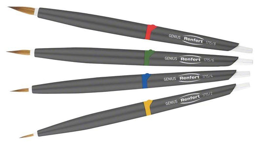 Genius Pinsel Set von medic-star mit farbcodierten Griffen.