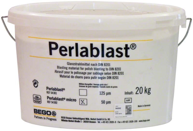 Perlablast 20kg Eimer mit Glanzstrahlmittel-Beschriftung und BEGO-Logo.