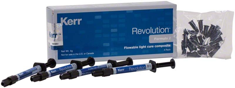 Revolution™ Formula 2 B1 Komposit-Spritzen mit Verpackung und Applikationsspitzen.