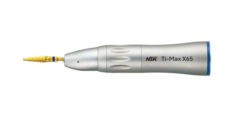 Dentales Handstück Ti-Max X65 in Silber mit blauem Akzent.