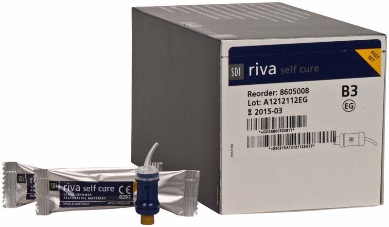 Riva Self Cure Kapseln B3 mit Verpackung und Produktansicht.