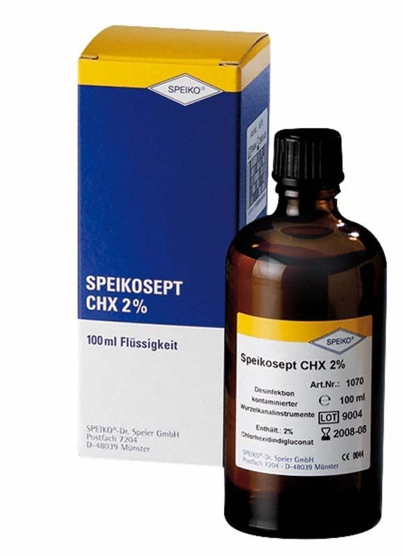 Braune Flasche Speikosept CHX 2% vor passender Verpackung.