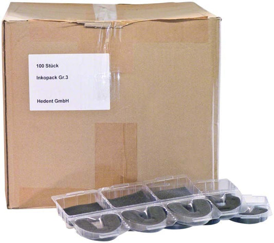 Kartonverpackung mit Klarsichtverpackungen für kieferorthopädische Modelle.