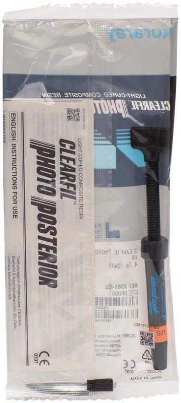 Clearfil Photo Posterior Spritze in Originalverpackung mit englischer Anleitung.