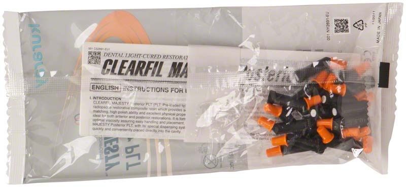 Klarsichtverpackung mit Clearfil Majesty Posterior PLT A3,5 und Applikationskapseln.