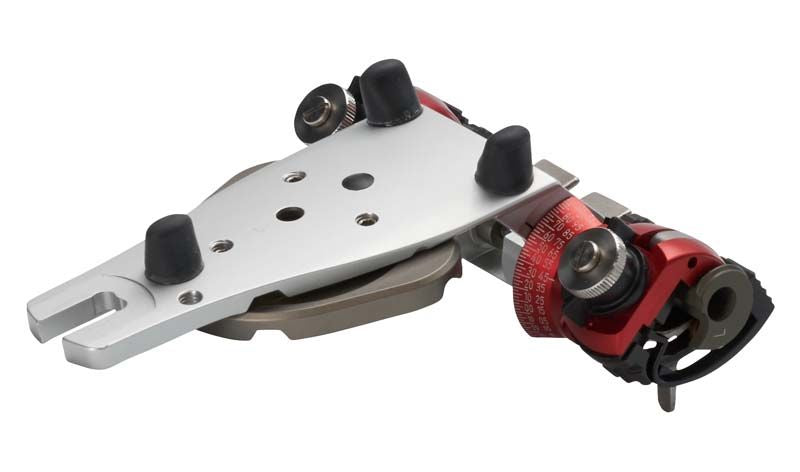 PROTAR® evo 9 Artikulator mit Split-Cast-Basis, Detailansicht der Metallkomponente.