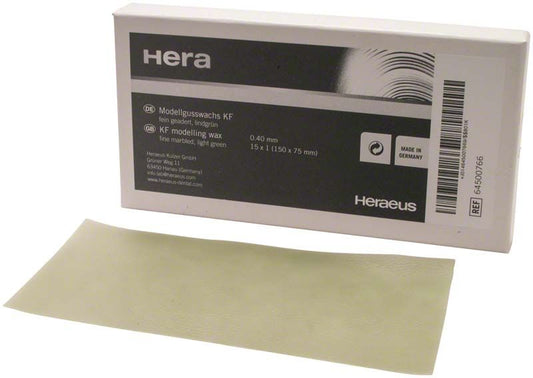 KF-Wachsplatte fein geadert, 0,4mm, mit Verpackung von Heraeus.