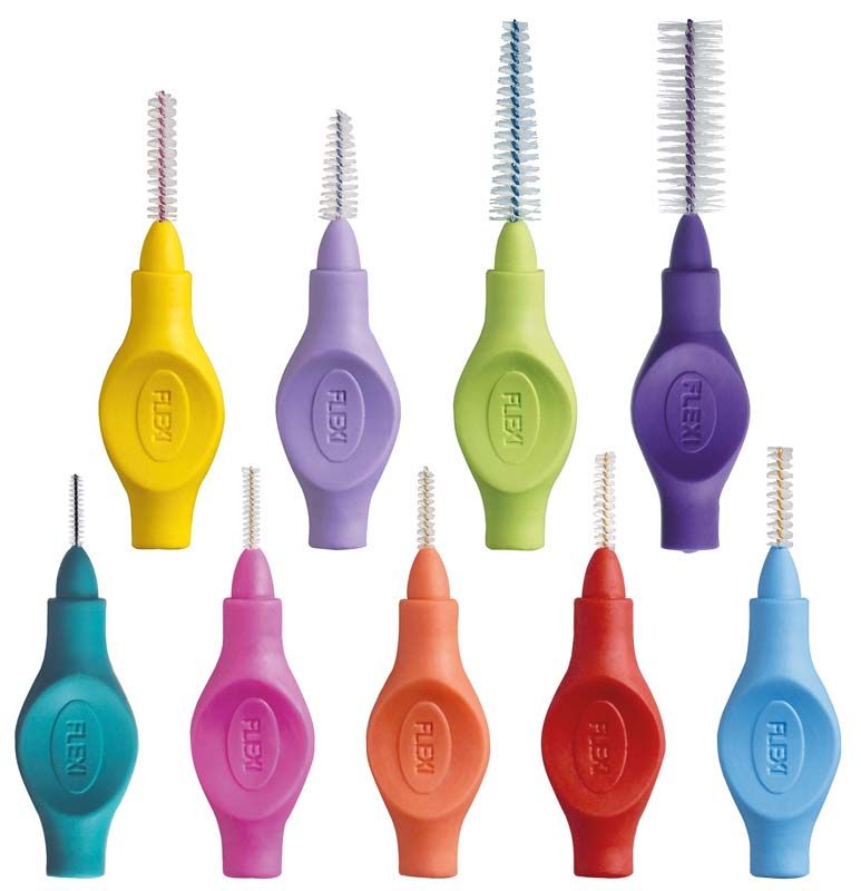 Verschiedene bunte Interdentalbürsten Flexi mit biegsamen Griffen.