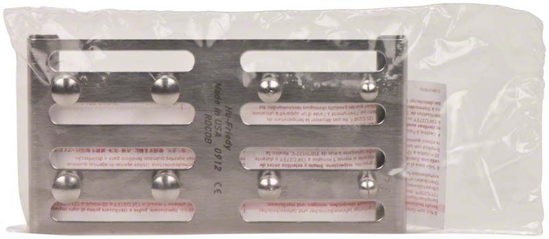 Kofferdam-Klammer-Board aus Metall in Plastikverpackung.