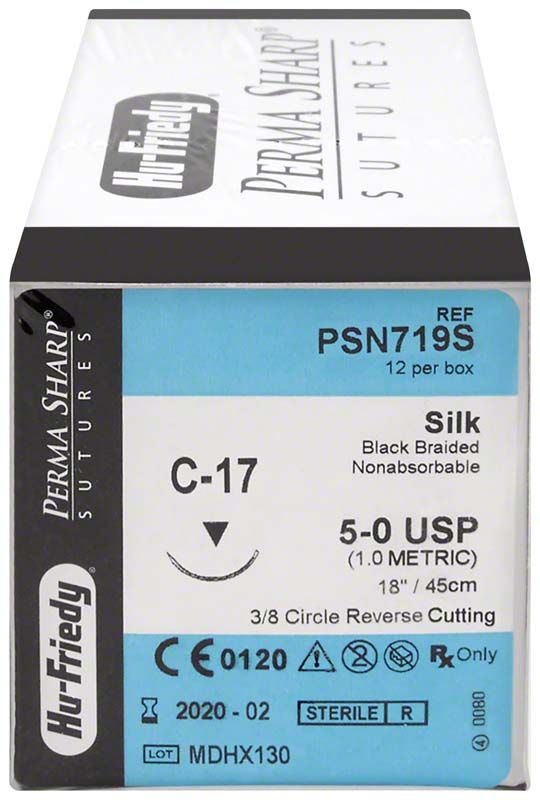 Nahtmaterial Perma Sharp Seide 5/0 C-17 in Verpackung.