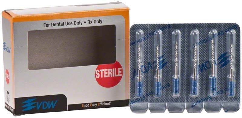 Verpackung und Blisterpackung mit sterilen K-Feilen 25mm Gr. 120 für den zahnärztlichen Gebrauch.