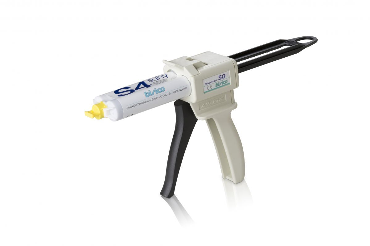 50ml Dispenser mit ergonomischem Griff und gelber Spitze.