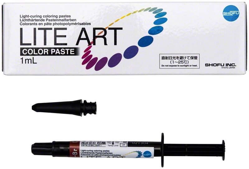 Lichtgehärtete Paste LITE ART Dark-Red-Brown (DR-Br) mit Applikatorspitze.