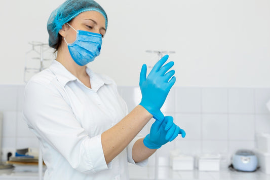 Einmalhandschuhe & sterile Handschuhe richtig anziehen und ausziehen: Tipps & Anleitung