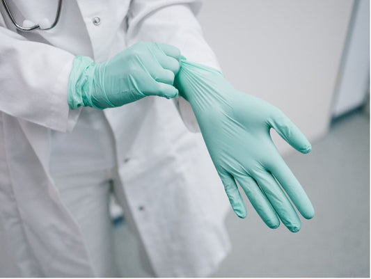 Material von Einmalhandschuhen: Vinyl, Nitril oder Latex?