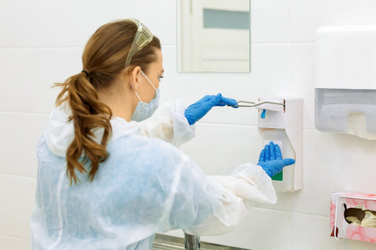 Darf ich Handschuhe desinfizieren? Vorgaben und Anleitung