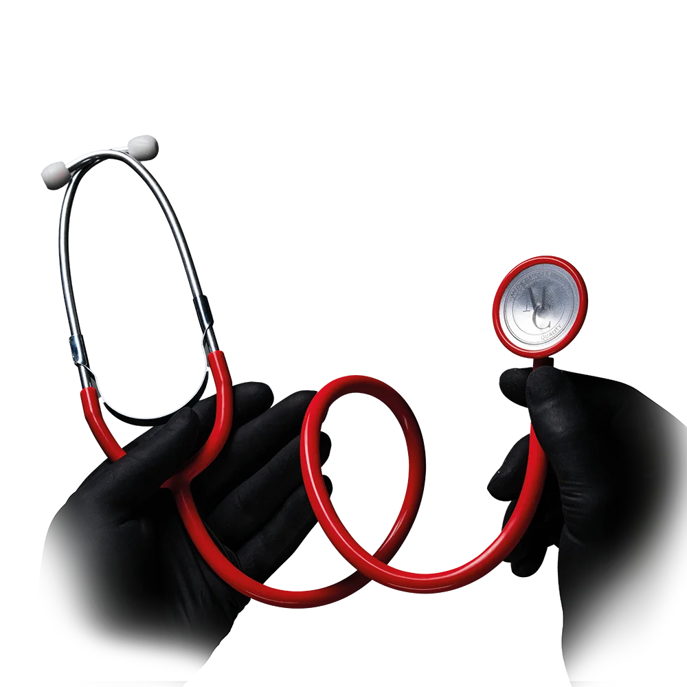 Rotes Schwestern-Stethoskop mit Aluminiumkopf, gehalten von schwarzen Handschuhen.