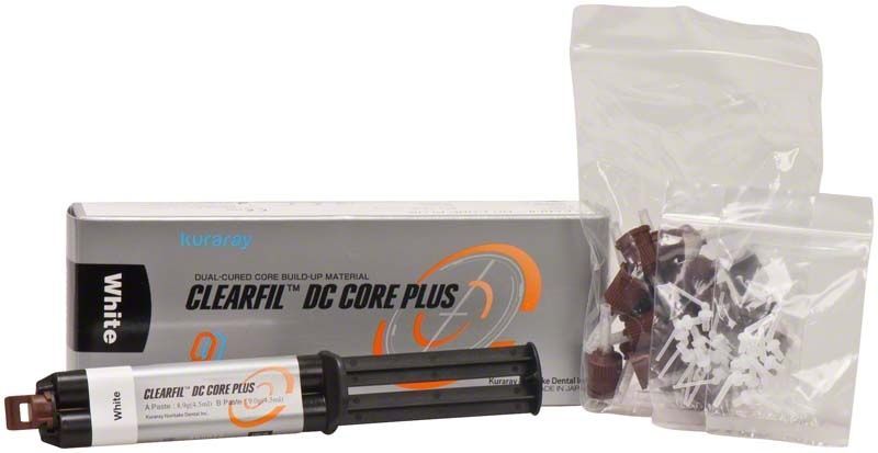 Kuraray Clearfil DC Core Plus Spritze mit Verpackung und Zubehör.