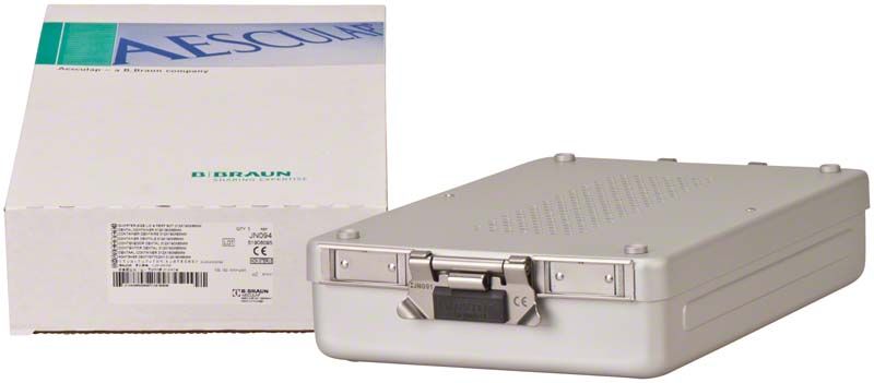 Sterilcontainer mit Deckel- und Bodenperforation neben Originalverpackung.