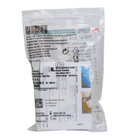 Filtek™ Bulk Fill Flowable Kapseln A1 in transparenter Verpackung mit Etikett und Barcode.