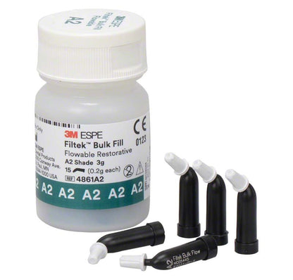 Filtek™ Bulk Fill Flowable Kapseln A2 und Flasche mit Etikett.