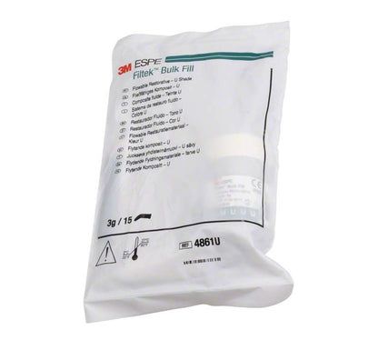 Filtek™ Bulk Fill Flowable Kapseln Universal in versiegelter Verpackung mit Produktinformationen.