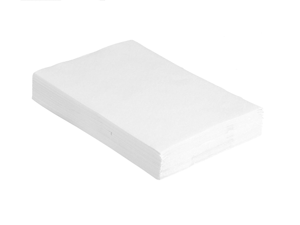 Monoart Traypapier weiß gestapelt auf weißem Hintergrund.