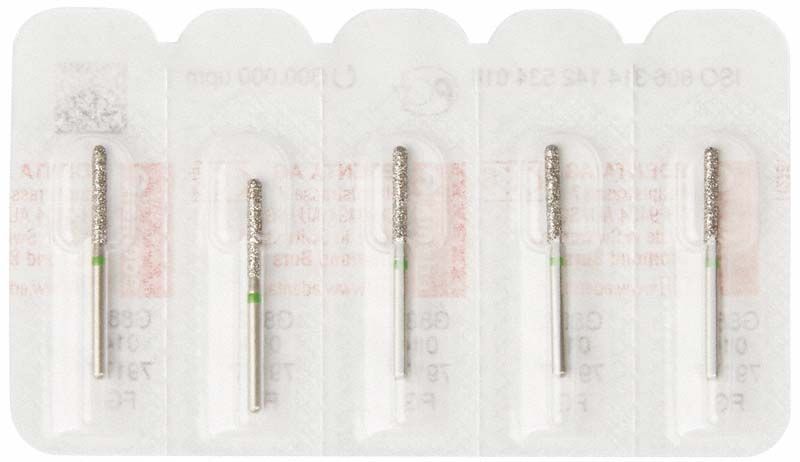 Fünf Diamantinstrumente Diamant FG G882 014 grün in Blisterverpackung.