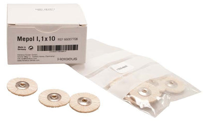 Mepol I Nachfüllpackung mit drei weißen Nylonbürstenaufsätzen und Verpackung.