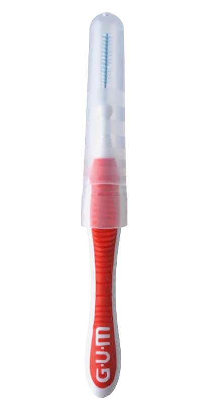 Interdentalbürste GUM® TRAV-LER® mit rotem Griff und Schutzkappe.