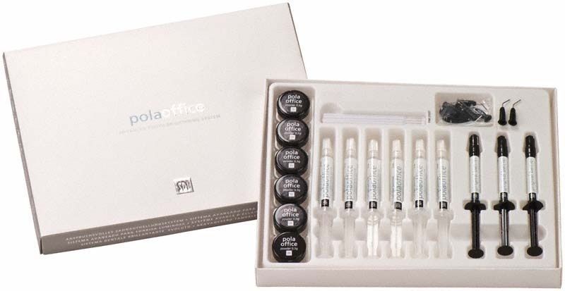 Pola Office 3-Patienten-Kit zur Zahnaufhellung mit Spritzen und Zubehör.