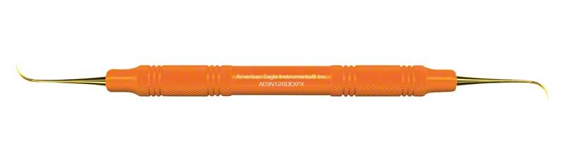 Oranger American Eagle XP Scaler N128DE mit goldfarbener Spitze.