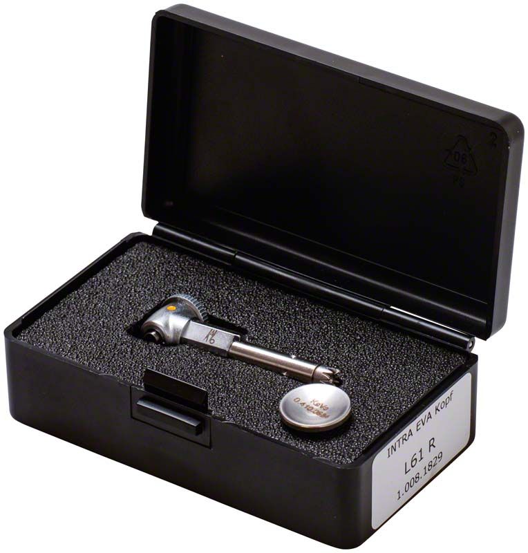 Schwarzes Etui mit INTRA™ Kopf Typ L61R, Detailansicht des Instruments.
