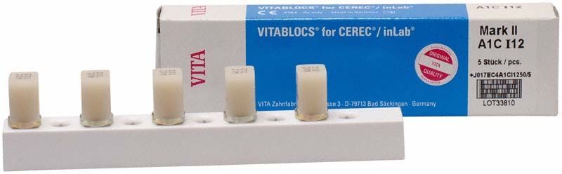 VITABLOCS® Mark II I12 A1C Blöcke für zahnmedizinische Anwendungen vor Verpackung.