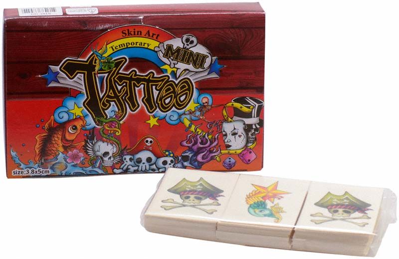 Temporäre Tattoos für Jungen mit bunten Designs und Verpackung.