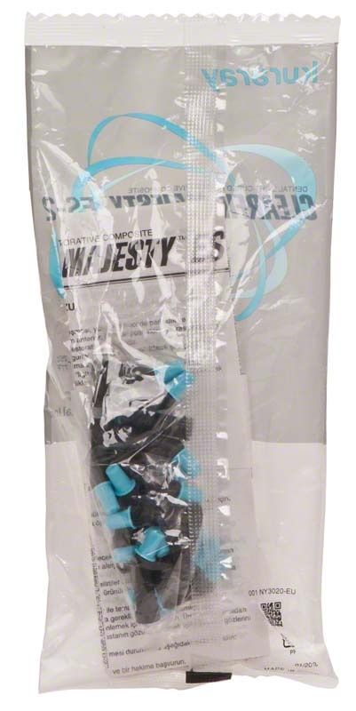 Kunststoffverpackung mit Clearfil Majesty ES-2 PLT W Dental-Kompositkapseln.