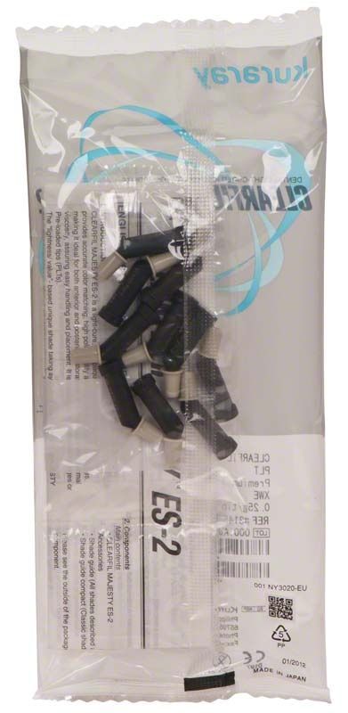 Kunststoffverpackung mit Clearfil Majesty ES-2 PLT XWE und schwarzen Kapseln.