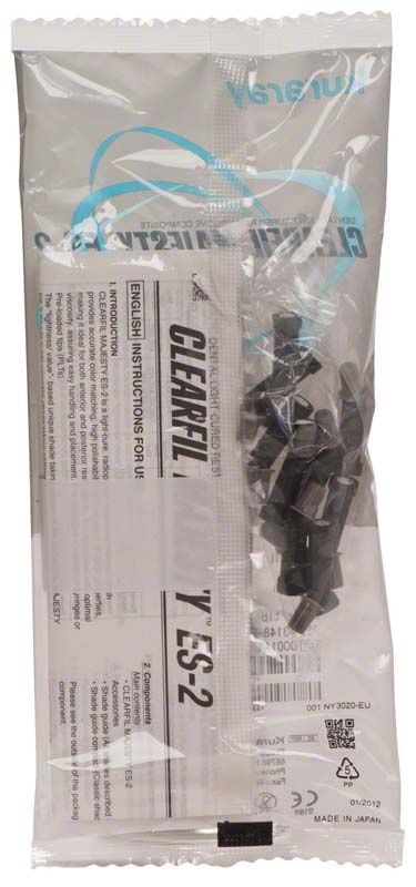 Klarsichtverpackung mit Clearfil Majesty ES-2 PLT A2D Kompositmaterial.