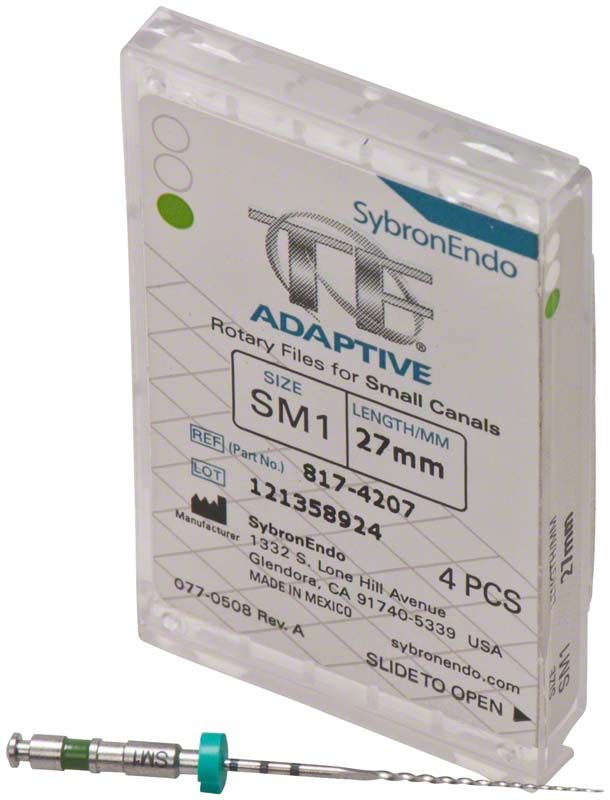 SybronEndo TF® Adaptive Feilen 27mm SM1 in transparenter Verpackung, Nahaufnahme.