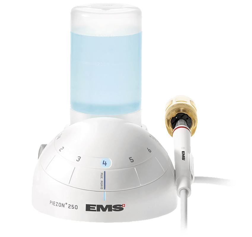 Ultraschallgerät Piezon® 250 ohne Licht mit Handstück und Wassertank.