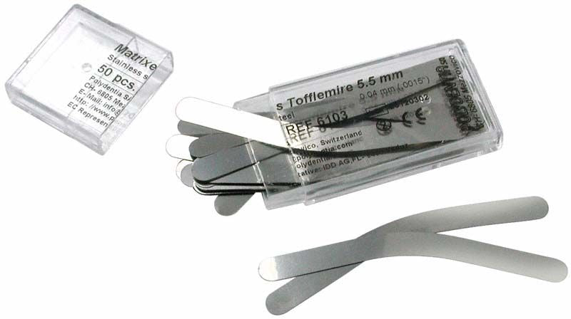 Tofflemire Matrizen aus rostfreiem Stahl in geöffneter Verpackung.